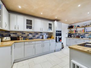 Kitchen- click for photo gallery